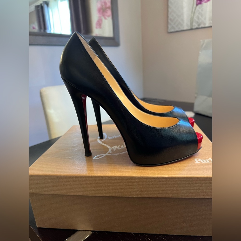 100% Authentic Christian Louboutin hells